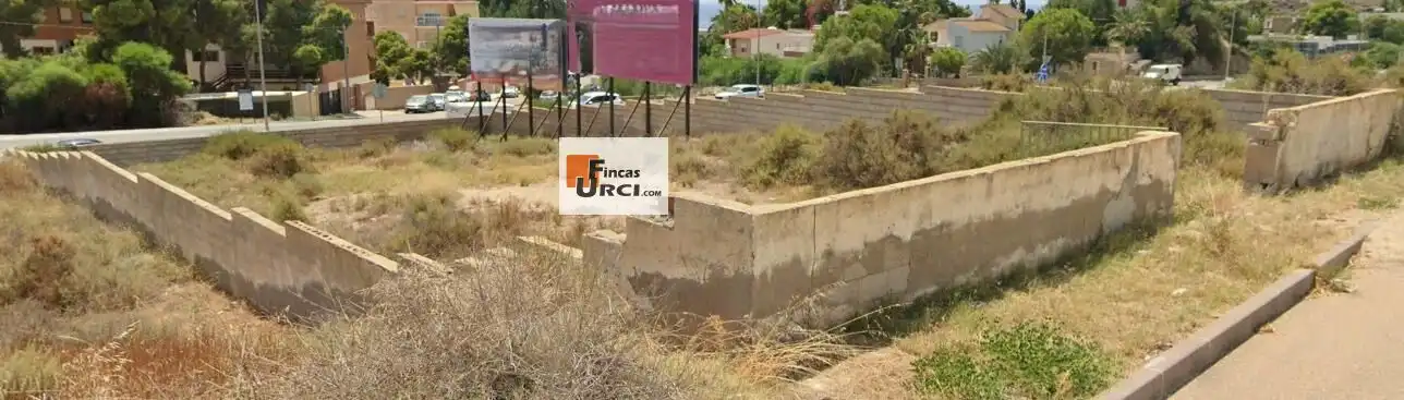 Terreny residencial en venda a Urbanizacion de la Calarreona