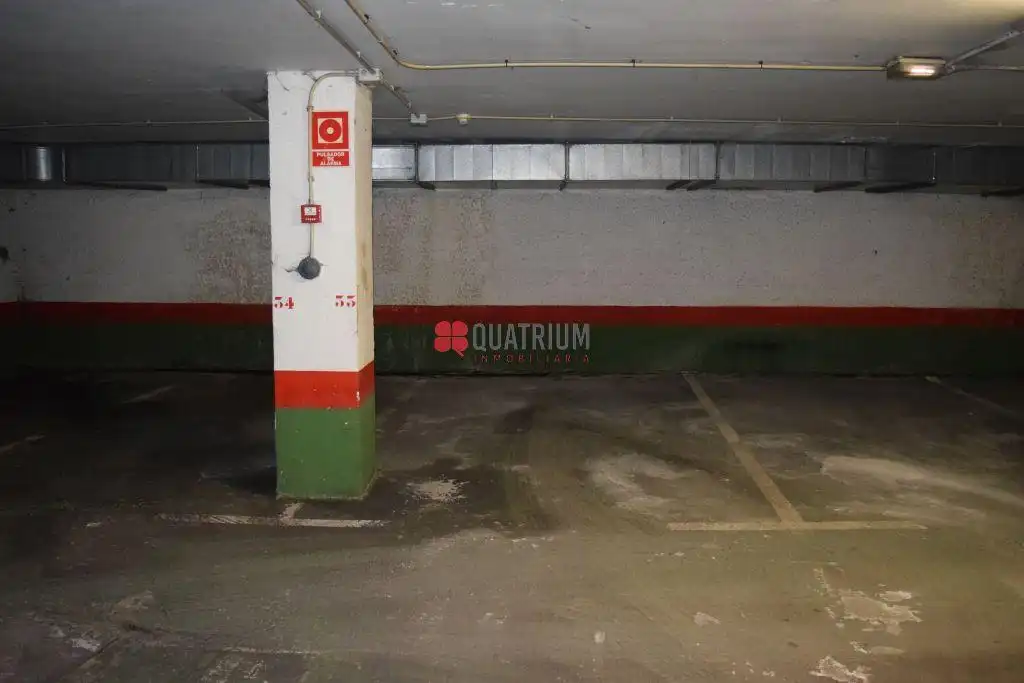 Parking de Local en venta en Santiago de Compostela 
