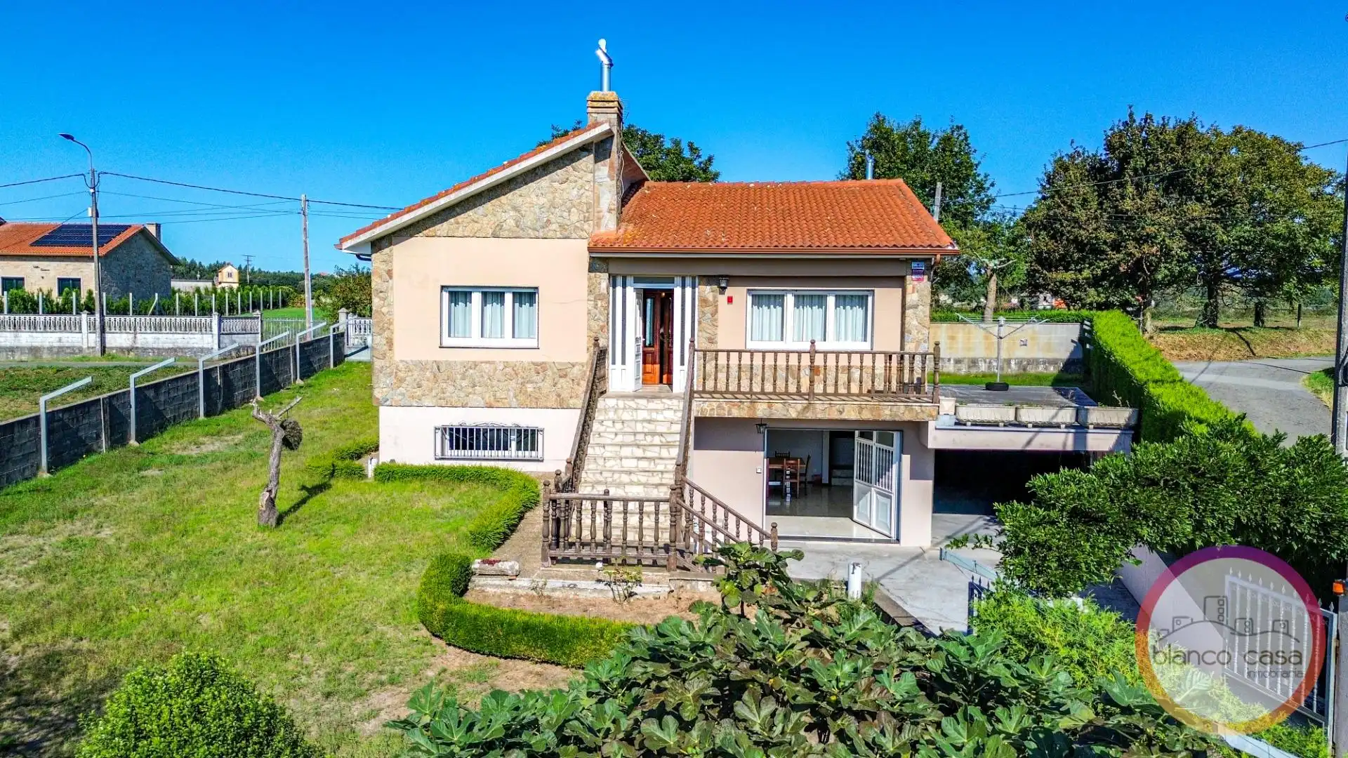 Casa amb terrassa en venda a Carballo