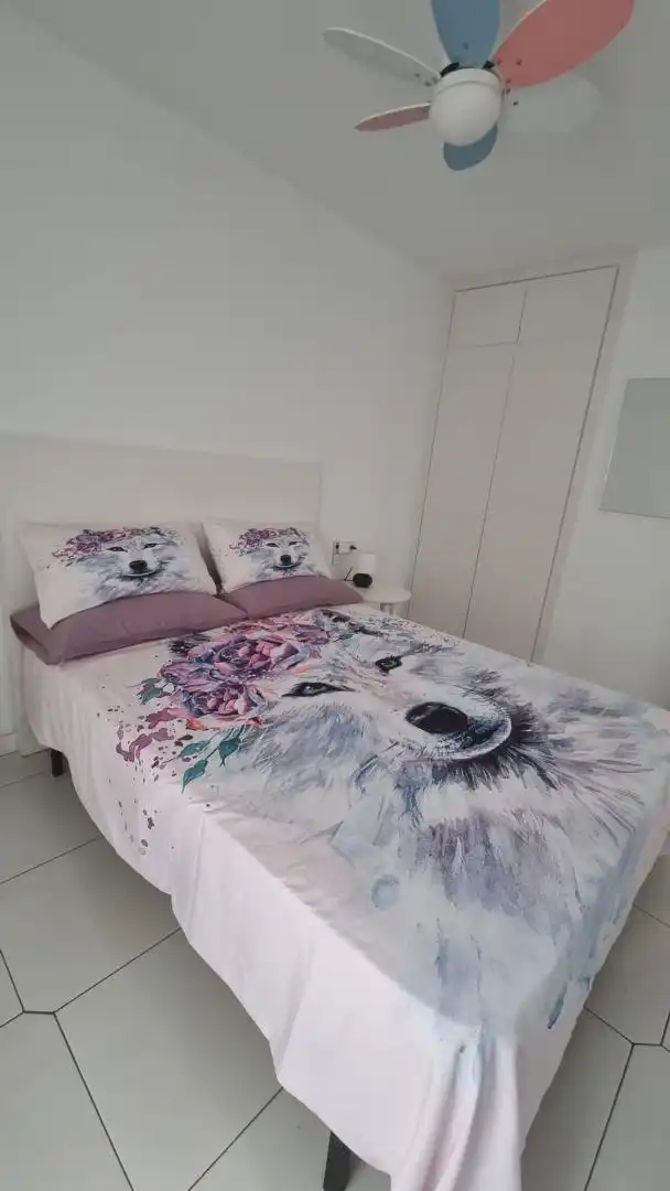 Dormitori de Apartament de lloguer en Sant Pere de Ribes amb Moblat, Microones i TV