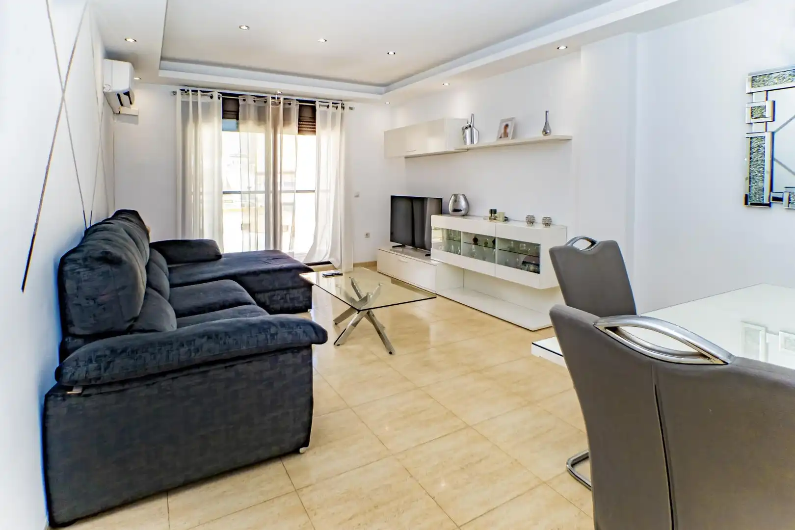 Sala de estar de Piso en venta en Roquetas de Mar con Aire acondicionado y Terraza