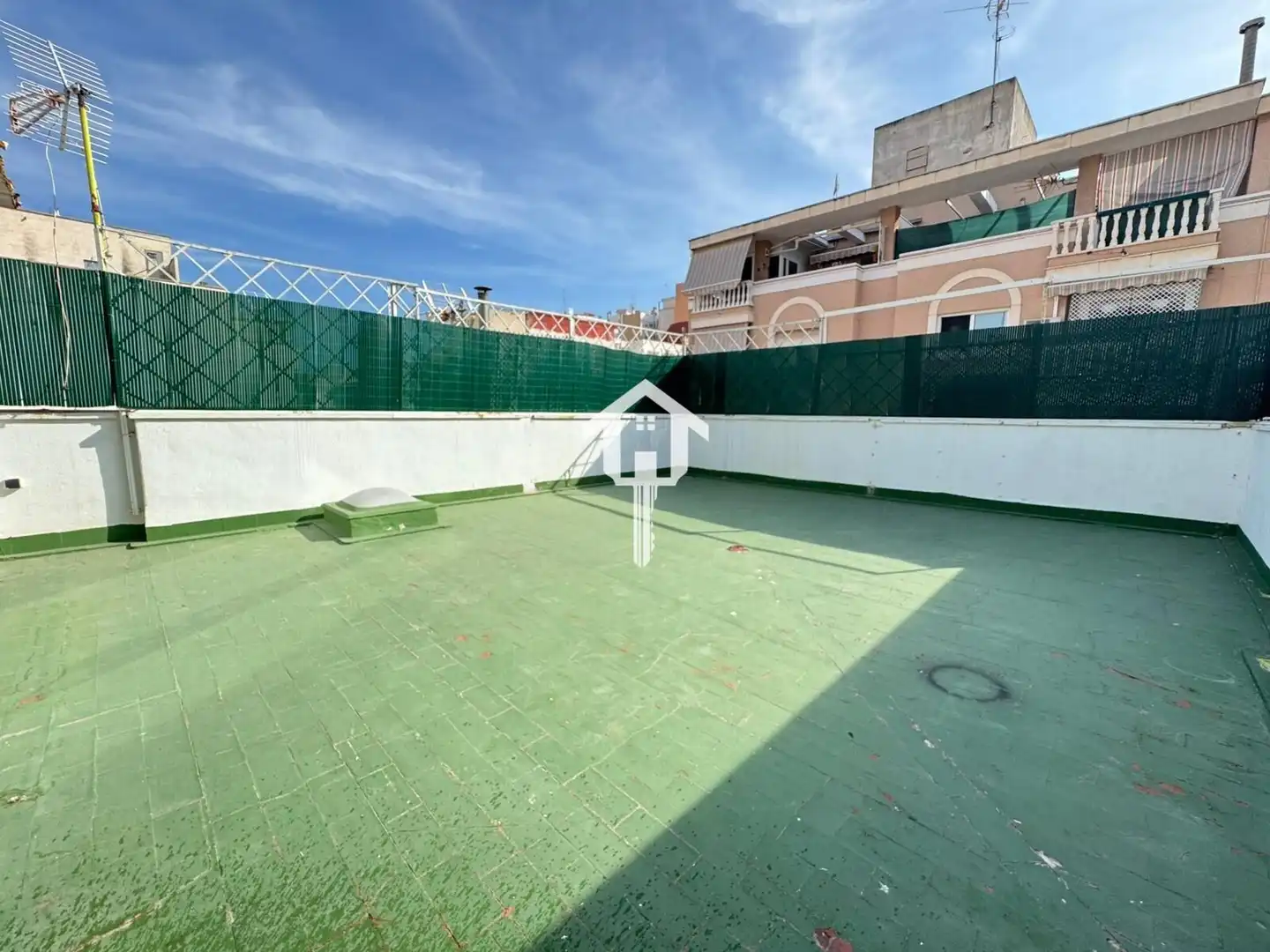 Terraza de Casa adosada en venta en Alicante / Alacant con Terraza, Trastero y Amueblado