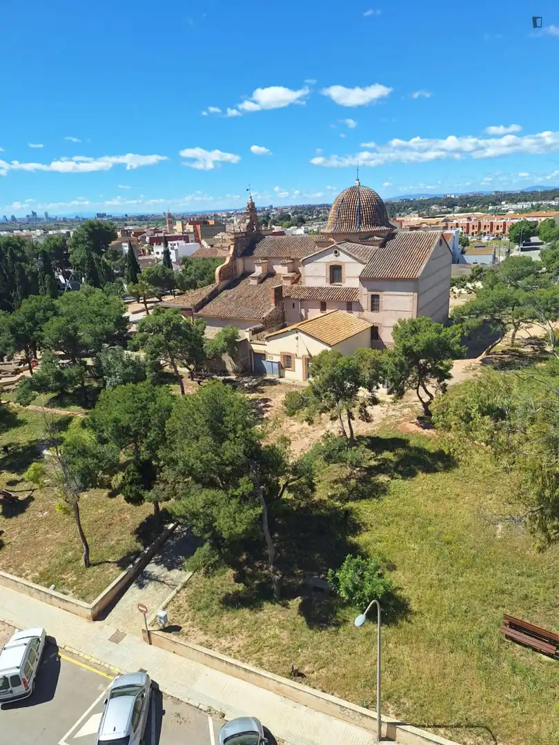 Vista exterior de Apartamento de alquiler en Moncada con Amueblado, Horno y Lavadora