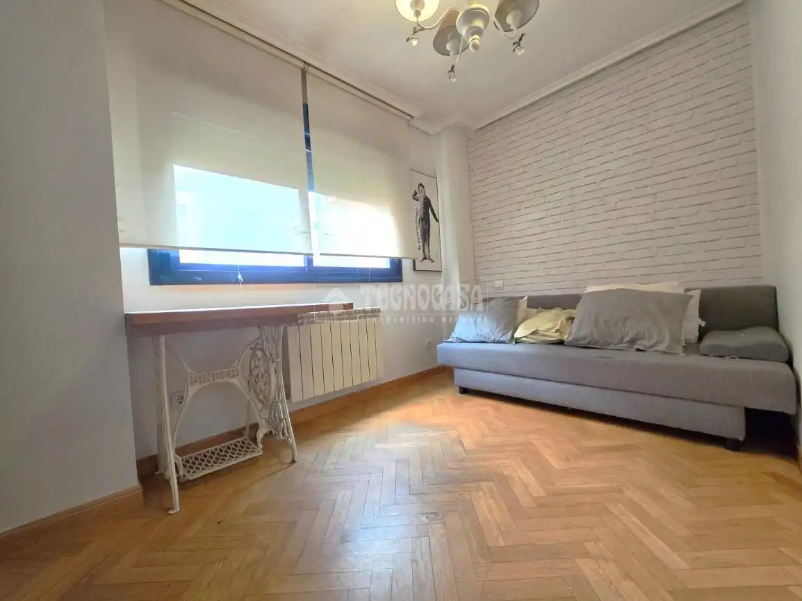 Bedroom of Flat for sale in Getafe  with Air Conditioner, Heating and Parquet flooring