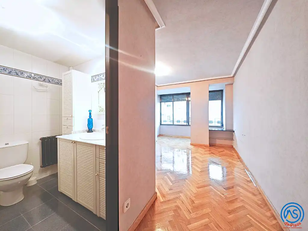 Piso en venta en Zaragoza con Calefacción, Parquet y Horno