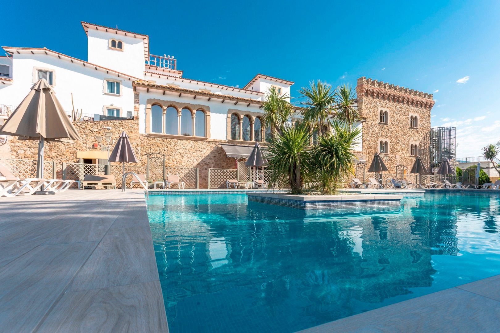 Vista exterior de Edifici en venda en Empuriabrava
