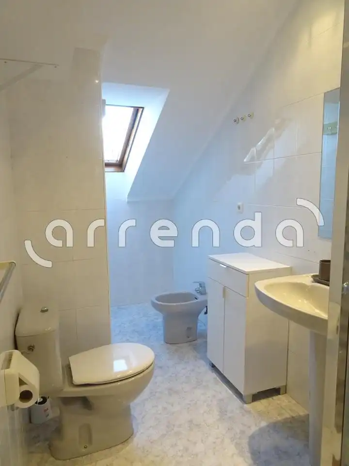 Badezimmer von Wohnung zur Miete in Santander mit Heizung und Möbliert