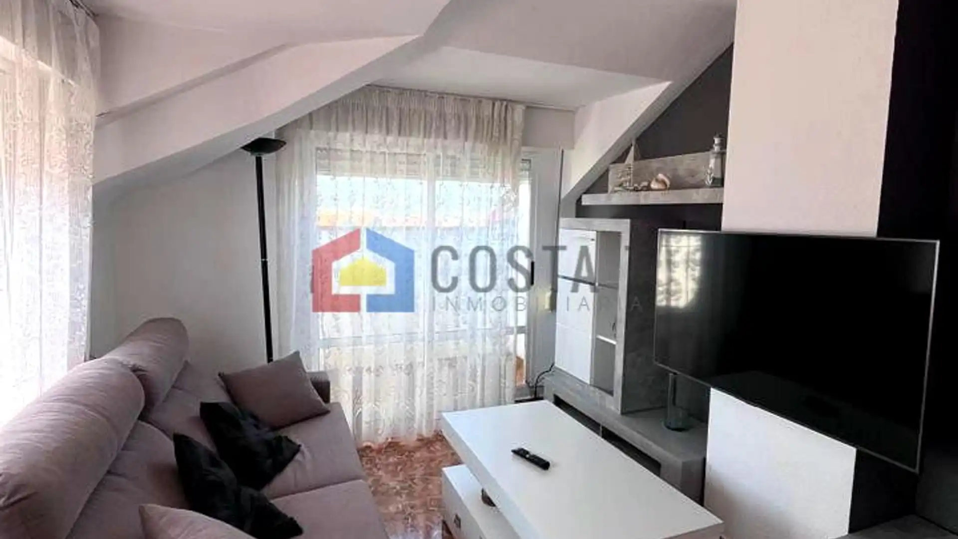 Sala de estar de Piso en venta en Noja con Terraza y Amueblado
