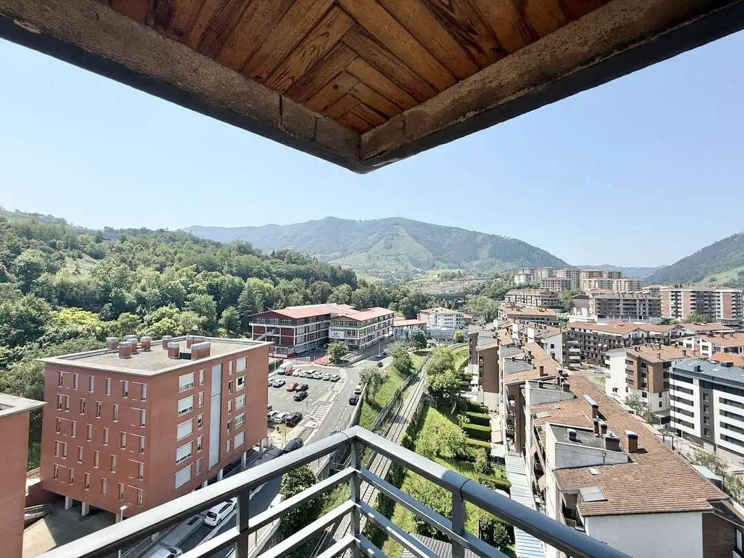 Vista exterior de Piso en venta en Elgoibar con Calefacción, Terraza y Amueblado
