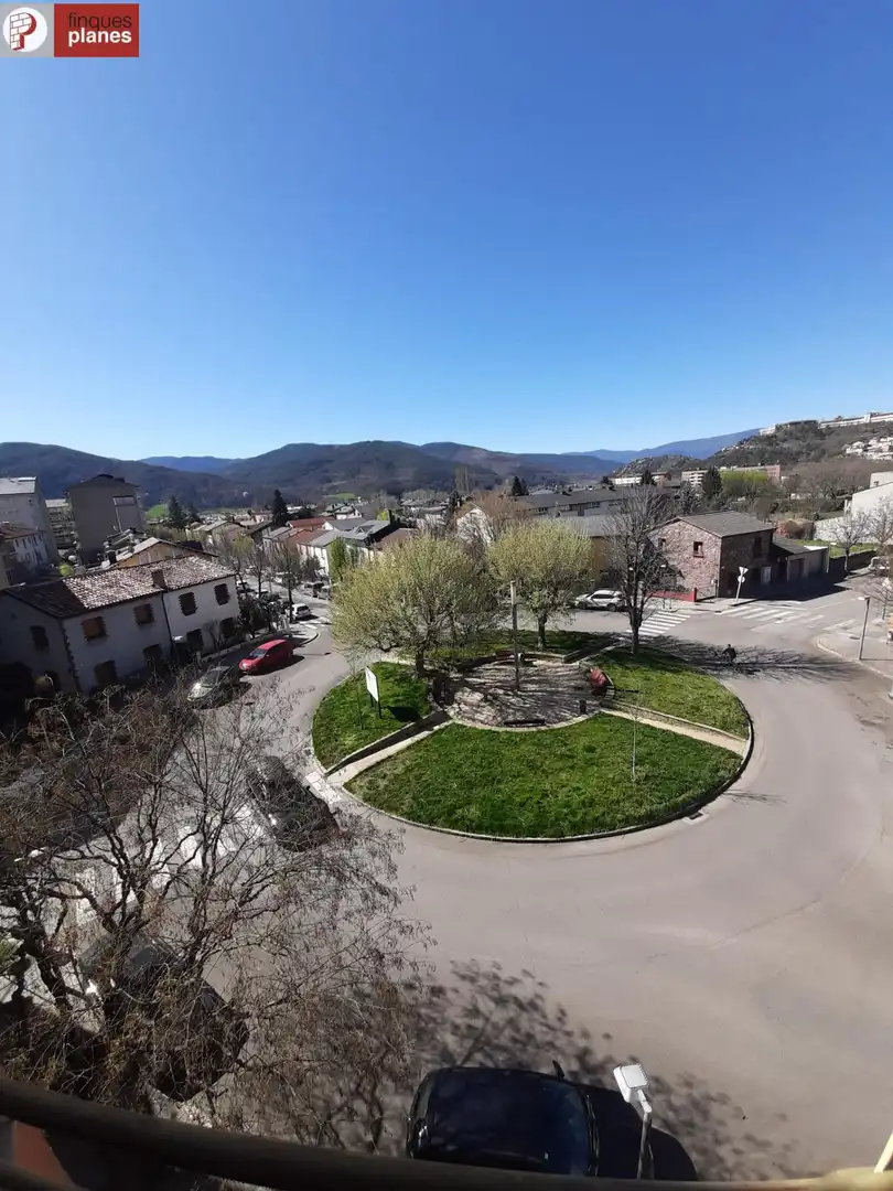 Außenansicht von Wohnung zum Verkauf in La Seu d'Urgell mit Parkett