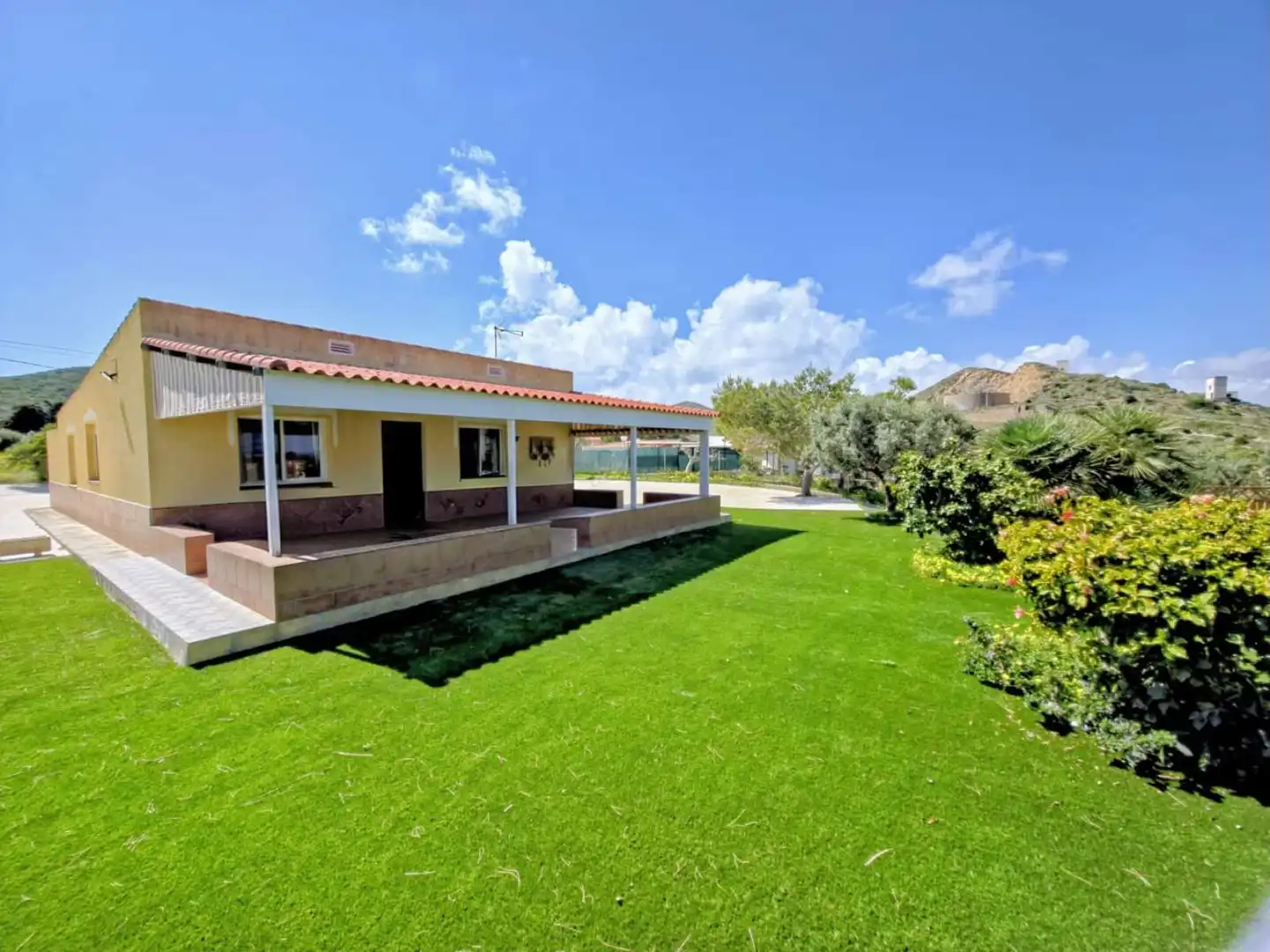 Garden of Apartments for share in Cartagena  with Air Conditioner, Heating and Terrace