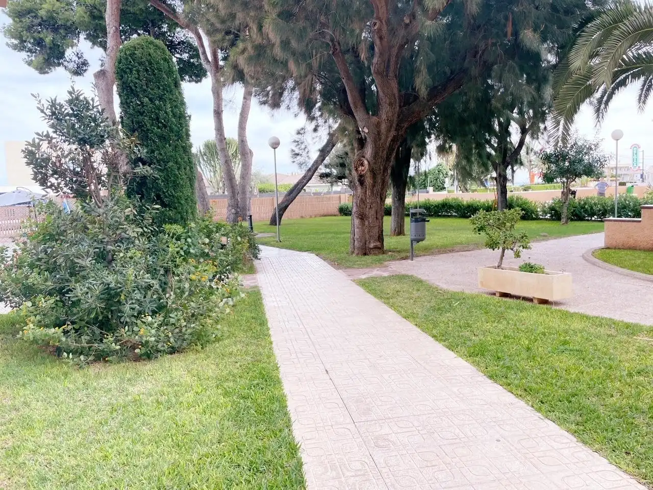 Jardín de Apartamento de alquiler en Benicasim / Benicàssim con Jardín privado, Terraza y Amueblado