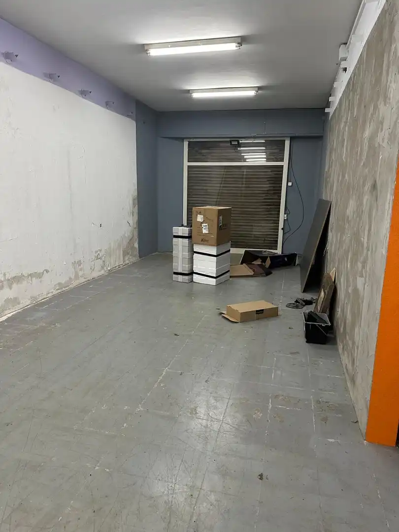 Local comercial en venda a JOSEP GALTES, imagen 3