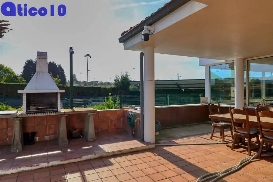 Terraza de Casa o chalet en venta en Gijón  con Calefacción, Jardín privado y Parquet