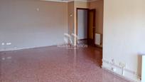 Flat for sale in  Valencia Capital  with Air Conditioner and Balcony