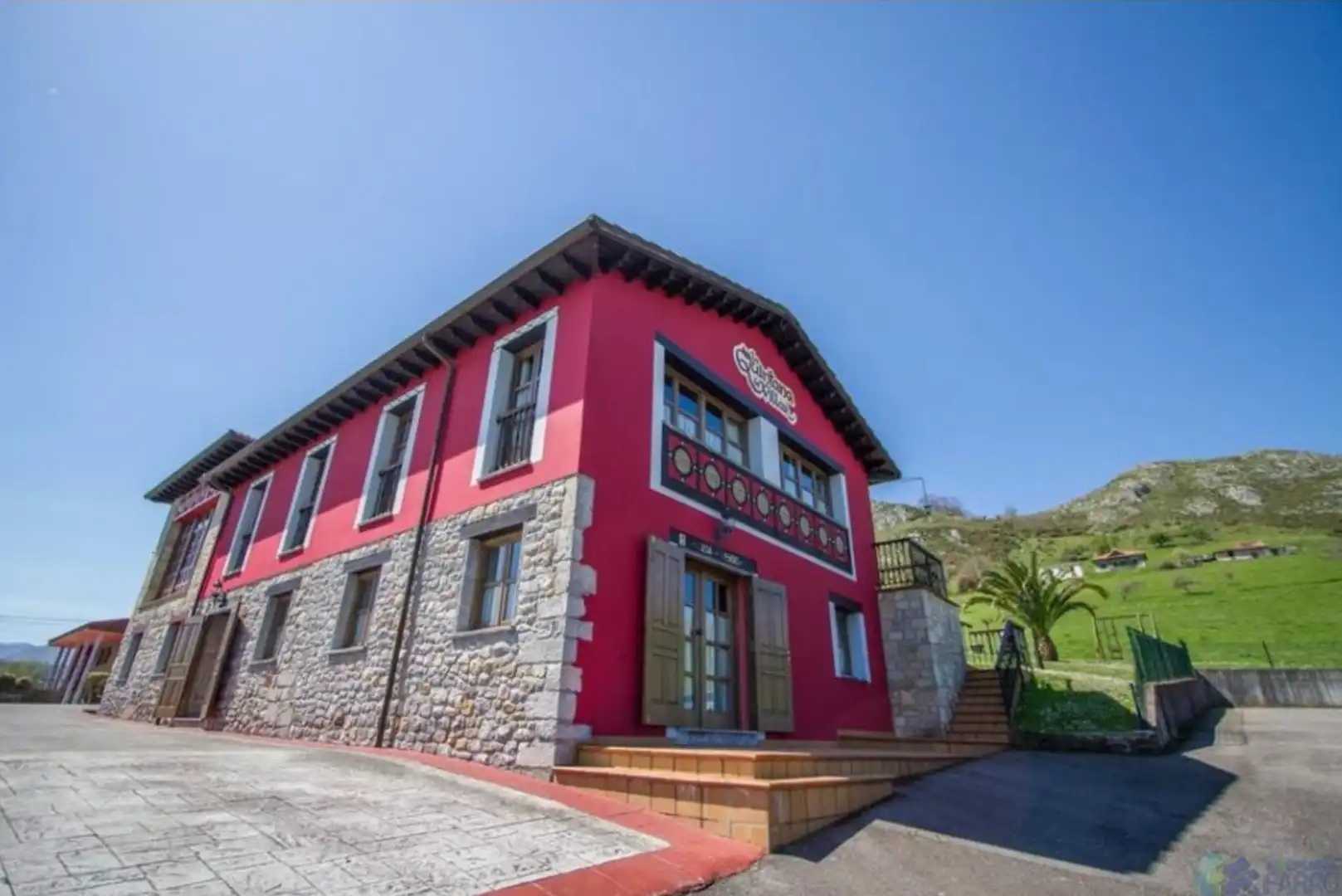 Vista exterior de Edificio en venta en Parres, Asturias