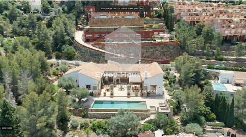 Excepcional parcela edificable de 2.295 m con vistas panorámicas al mar en La Sella, Pedreguer