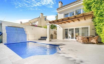 Exterior view of House or chalet for sale in Estepona  with Air Conditioner, Private garden and Terrace