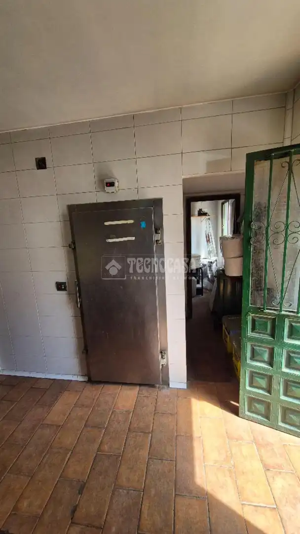 Kitchen of Buildings for sale in Conil de la Frontera