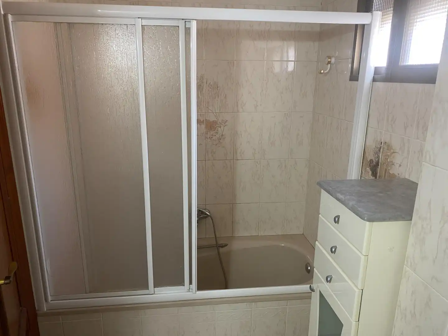 Bathroom of Flat for sale in Silla  with Balcony