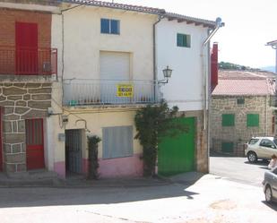 Vista exterior de Casa adosada en venda en Navalosa