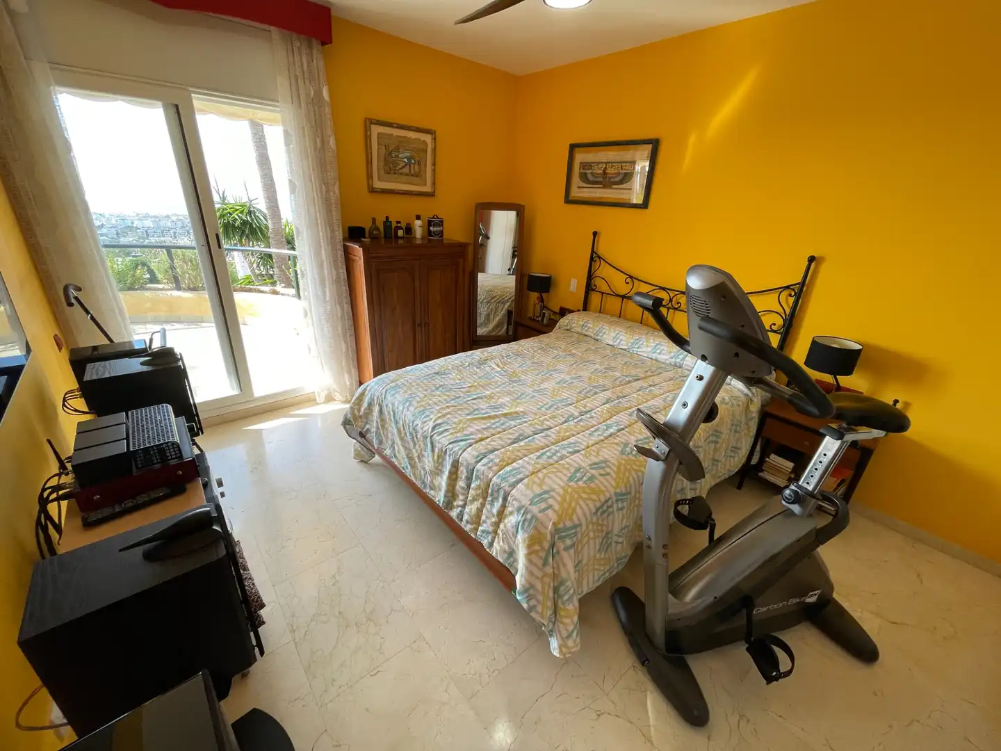 Habitación de Casa adosada en venta en Sitges con Aire acondicionado, Calefacción y Jardín privado