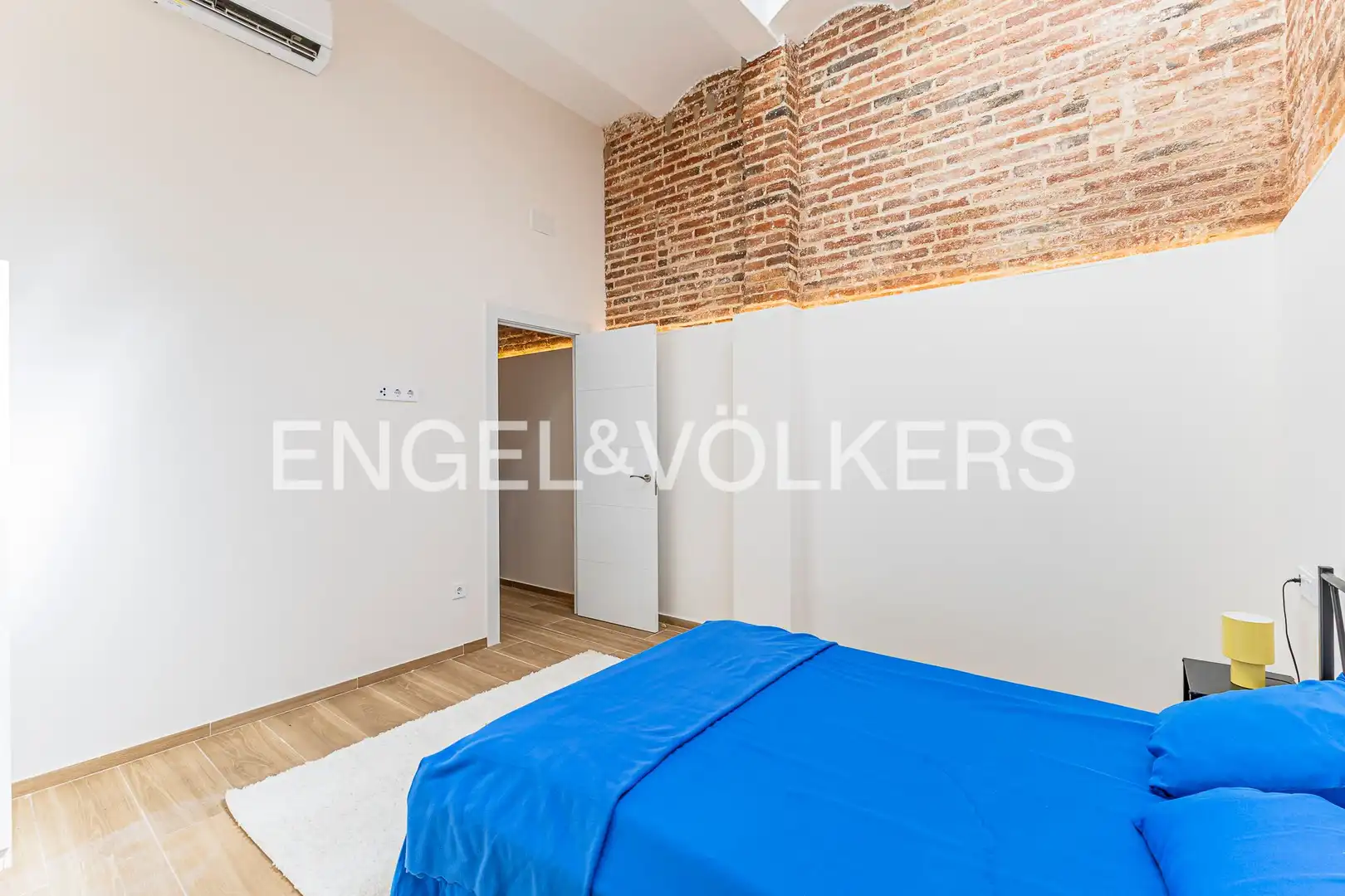 Dormitori de Apartament en venda en Barcelona amb Aire condicionat i Calefacció