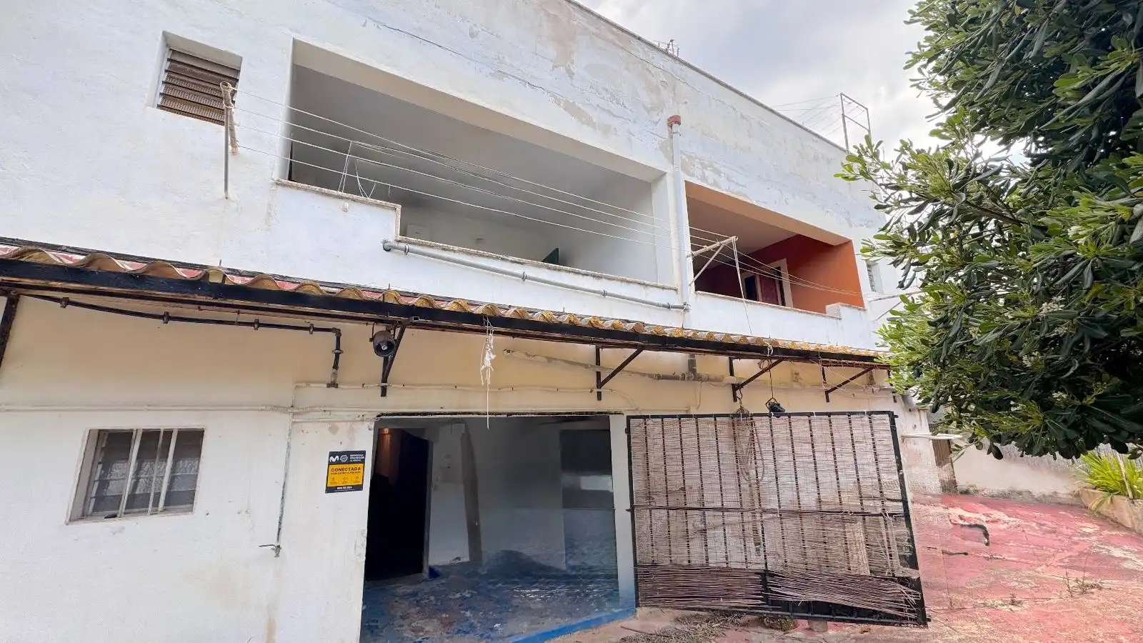 Vista exterior de Casa adosada en venda en Ses Salines amb Calefacció, Terrassa i Balcó