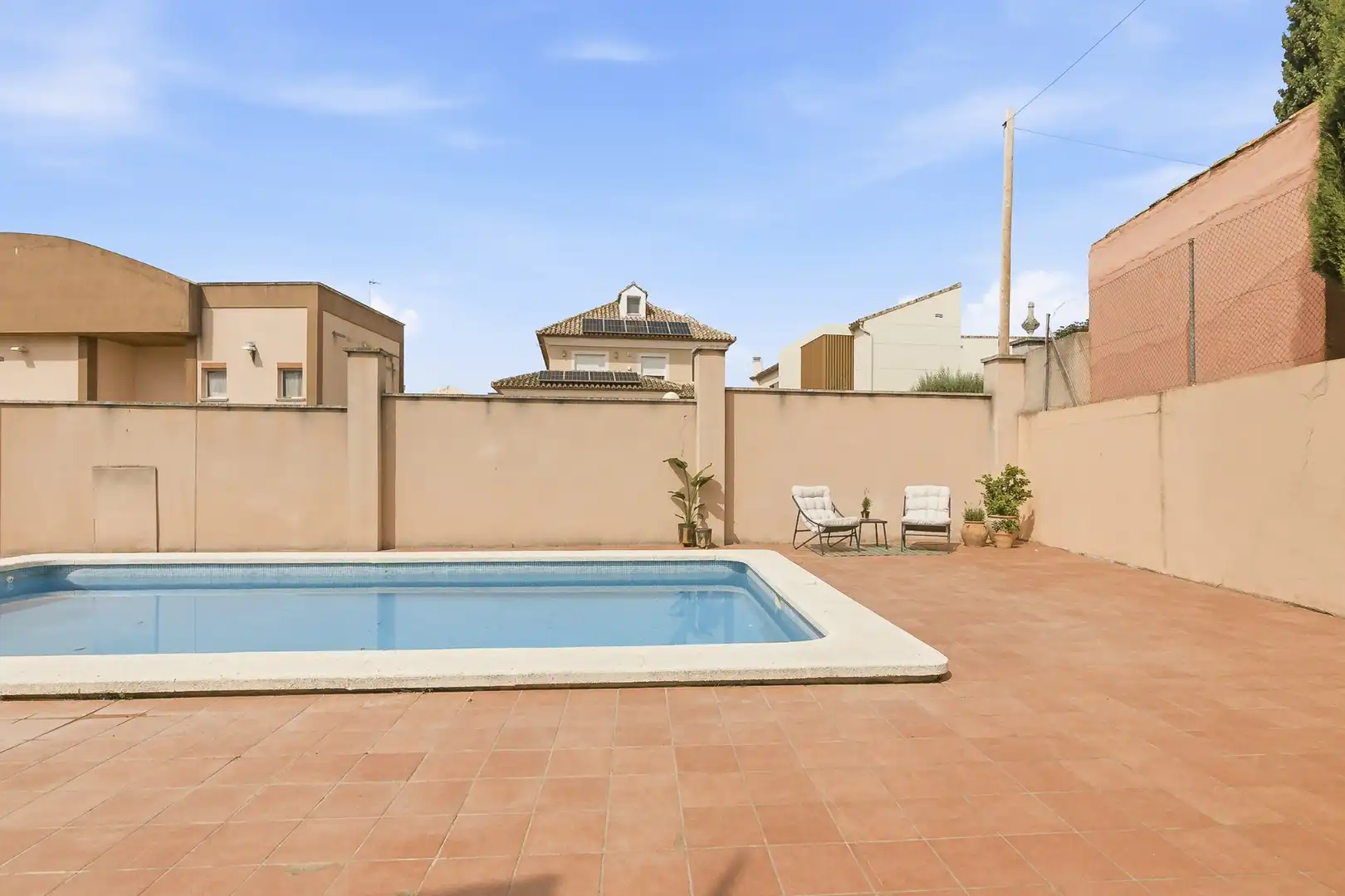 Piscina de Casa adosada en venta en Navajas con Aire acondicionado, Calefacción y Jardín privado
