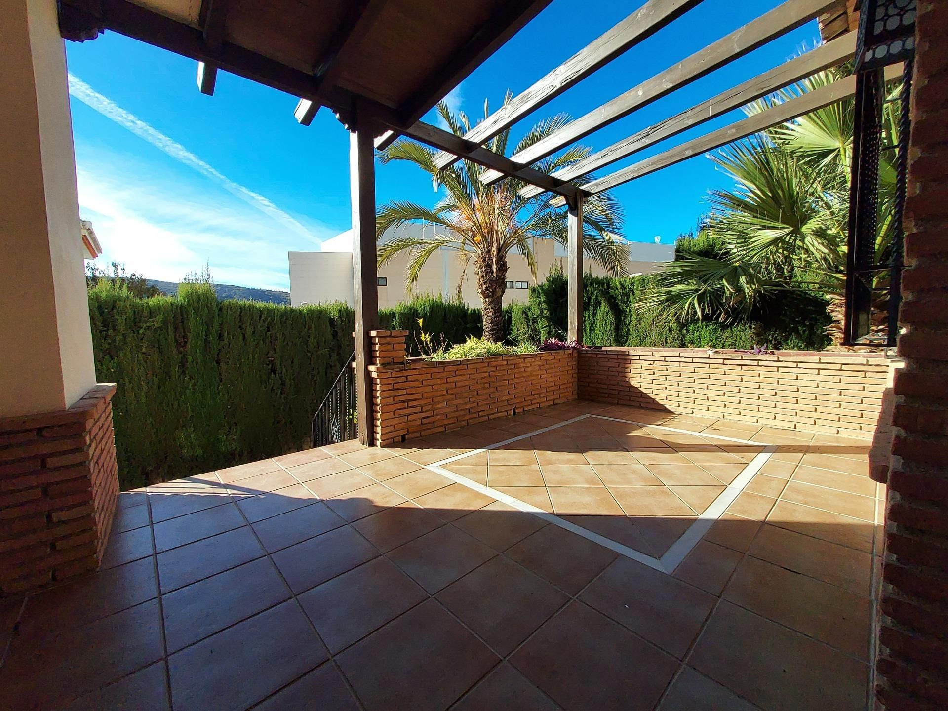 Terrace of House or chalet to rent in  Granada Capital  with Heating, Private garden and Parquet flooring