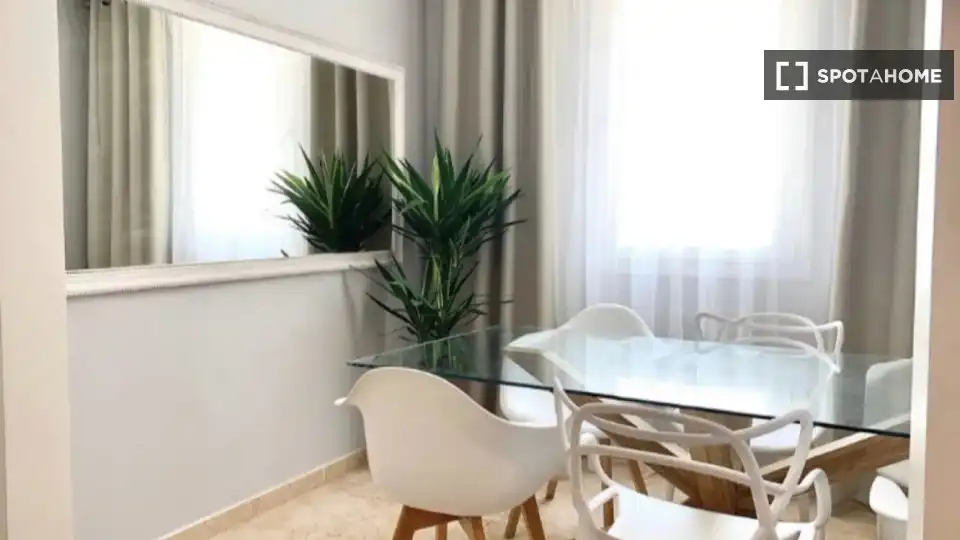 Piso con terraza en alquiler en Ciutat Vella, imagen 4