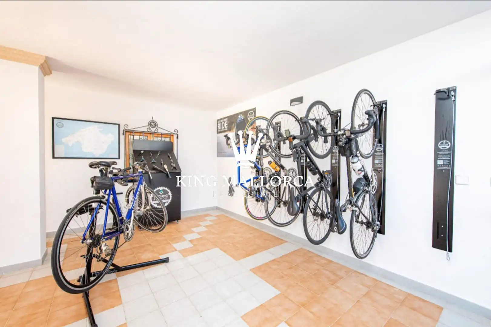 Parking of Houses for sale in Pollença  with Air Conditioner, Heating and Private garden