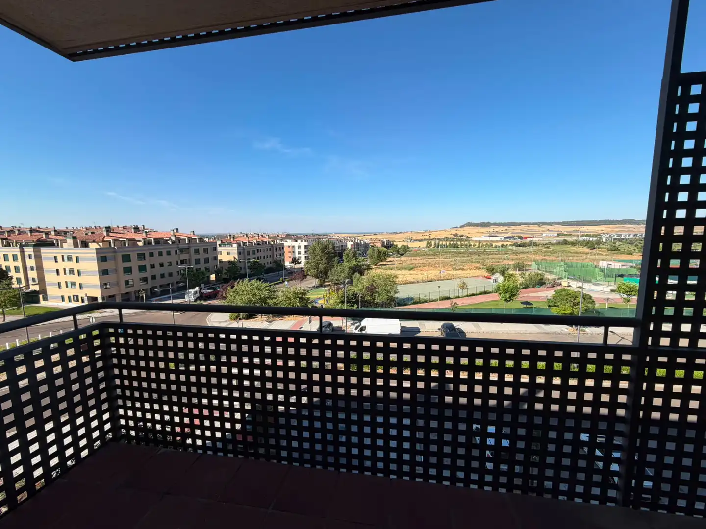 Vista exterior de Piso de alquiler en Arroyo de la Encomienda con Calefacción y Piscina comunitaria
