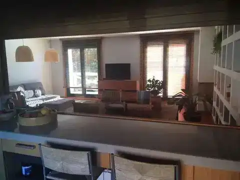 Sala d'estar de Pis de lloguer en Nigrán amb Jardí privat, Parquet i Moblat