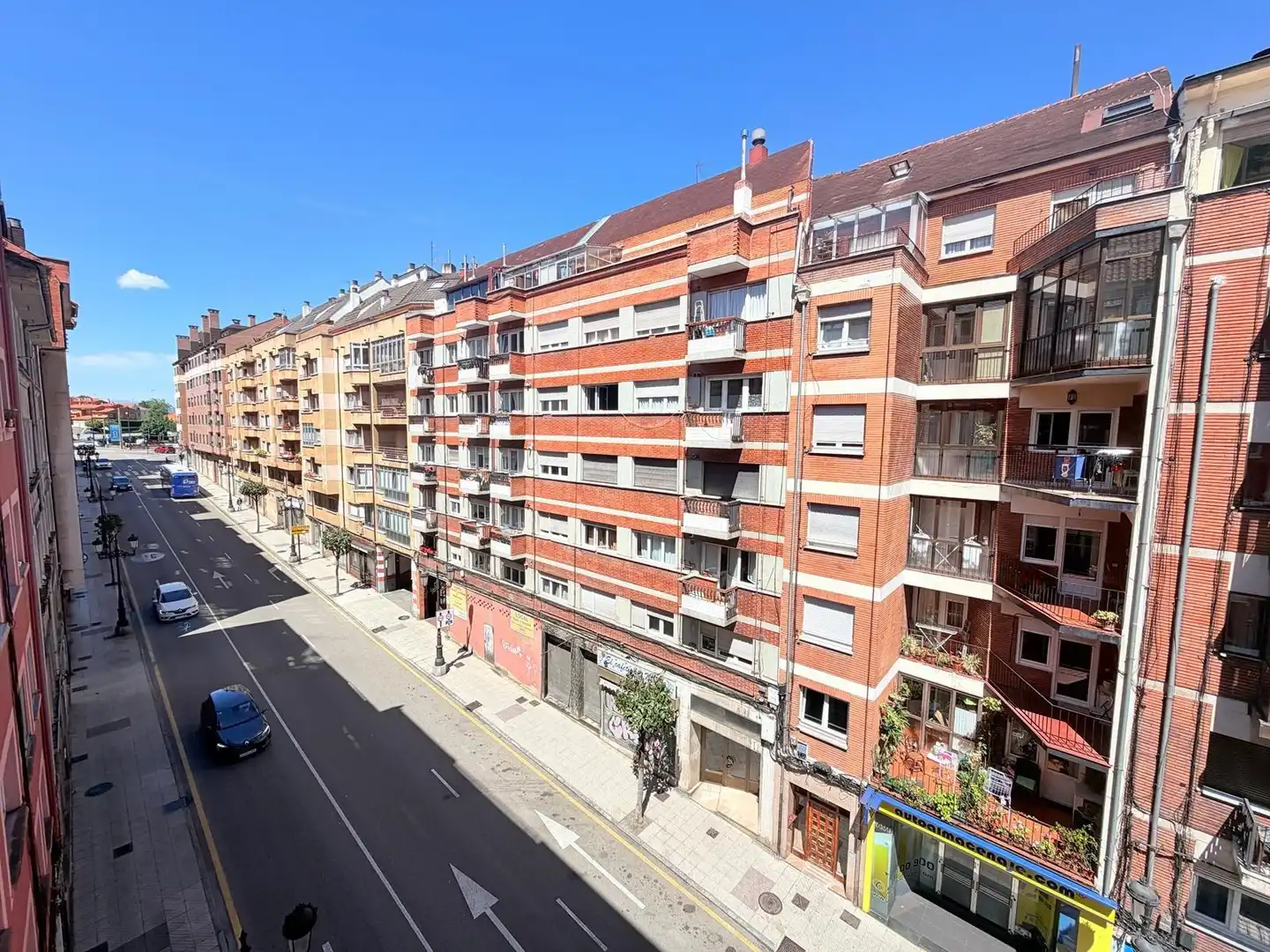 Exterior view of Flat for sale in Oviedo   with Balcony
