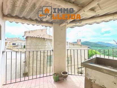 Terrassa de Casa adosada en venda en Les Avellanes i Santa Linya amb Terrassa, Traster i Balcó