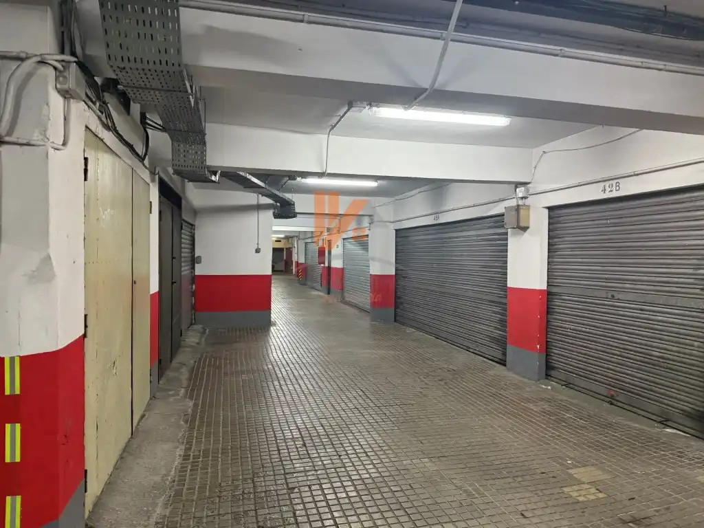 Parkplatz von Garage zum Verkauf in Santiago de Compostela 