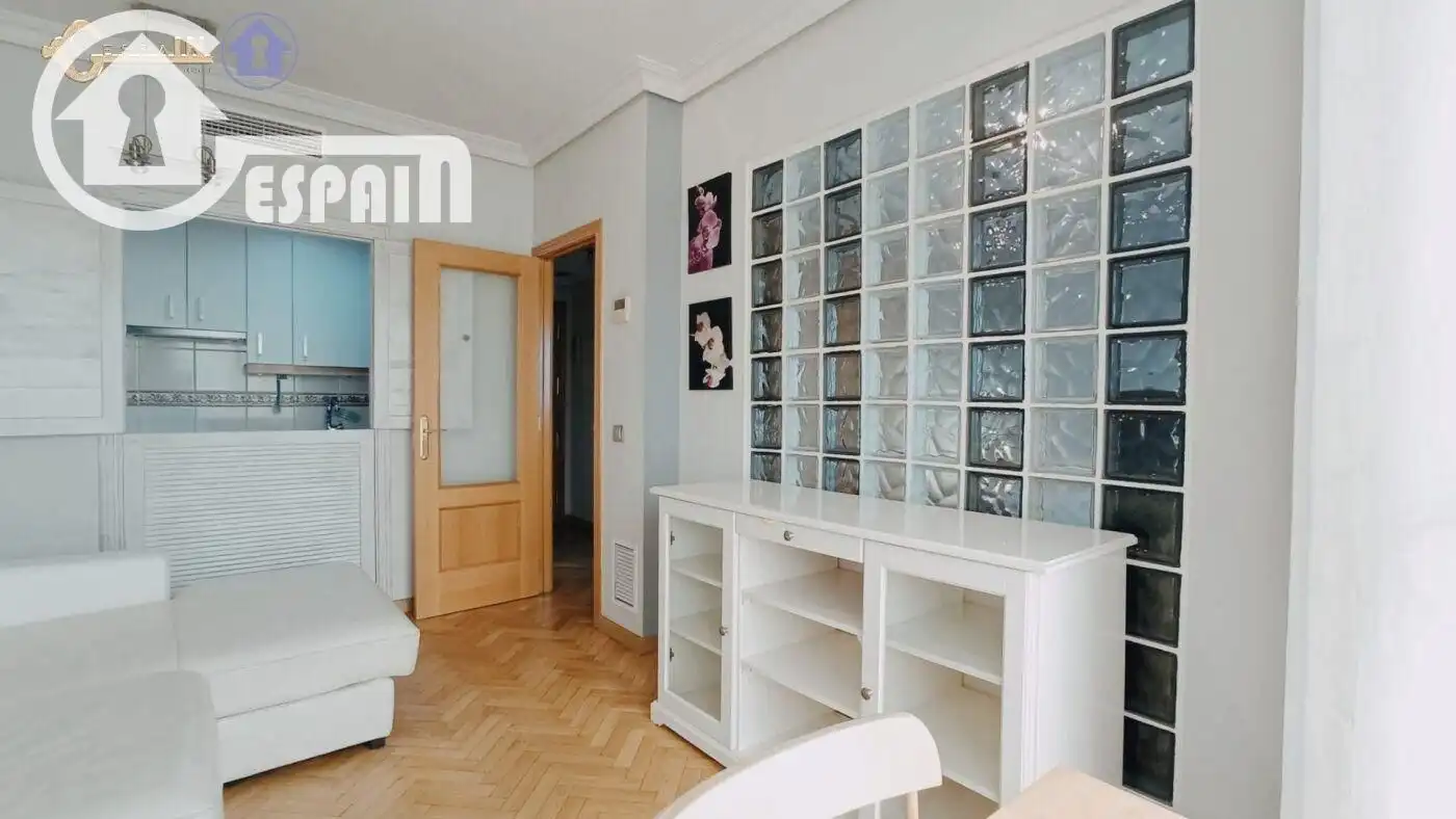 Habitación de Piso en venta en Madrid con Aire acondicionado, Calefacción y Jardín privado