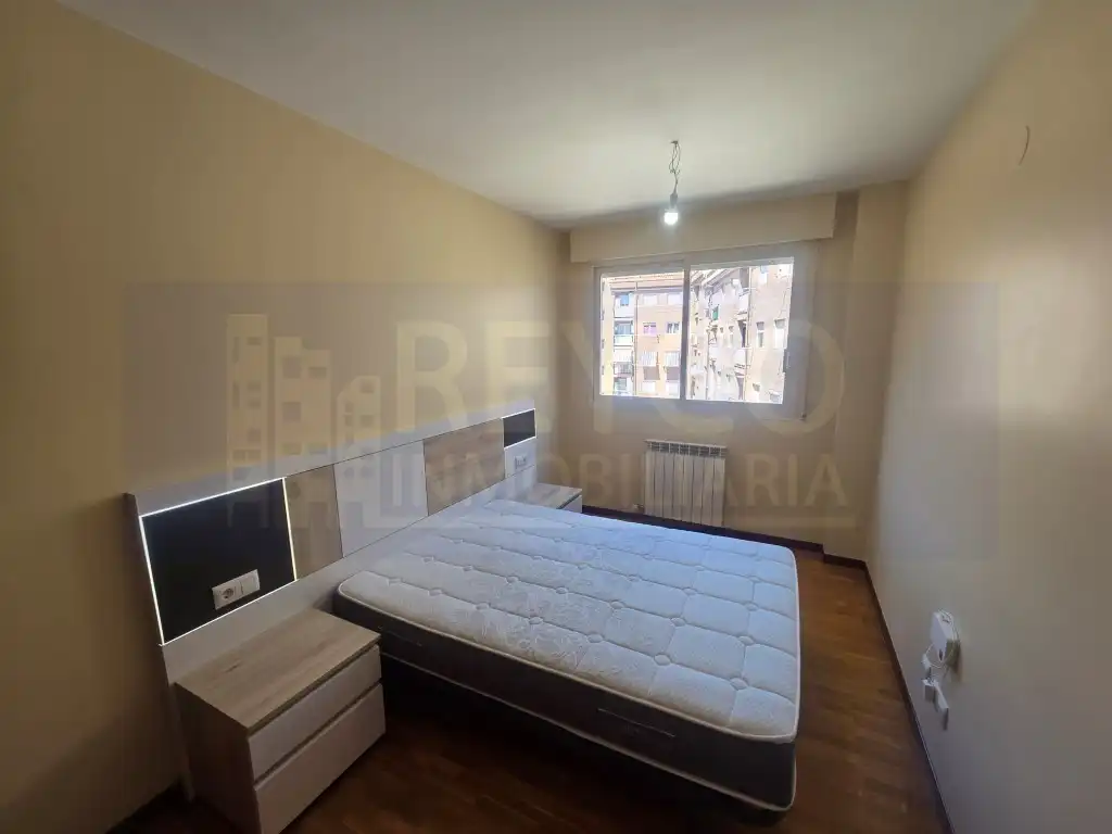 Apartamento con ascensor en venta en Calle Tres De Abril, imagen 9