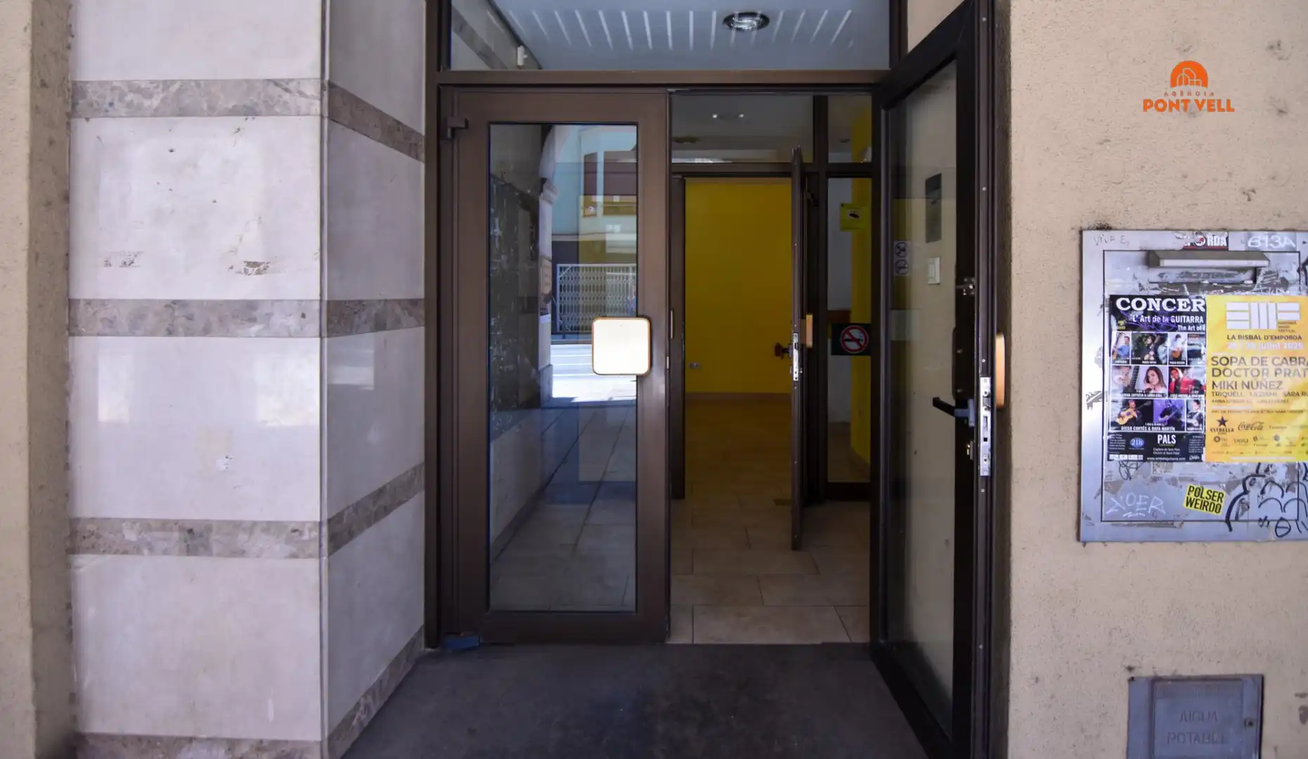 Local commercial à louer à La Bisbal d'Empordà, imagen 7