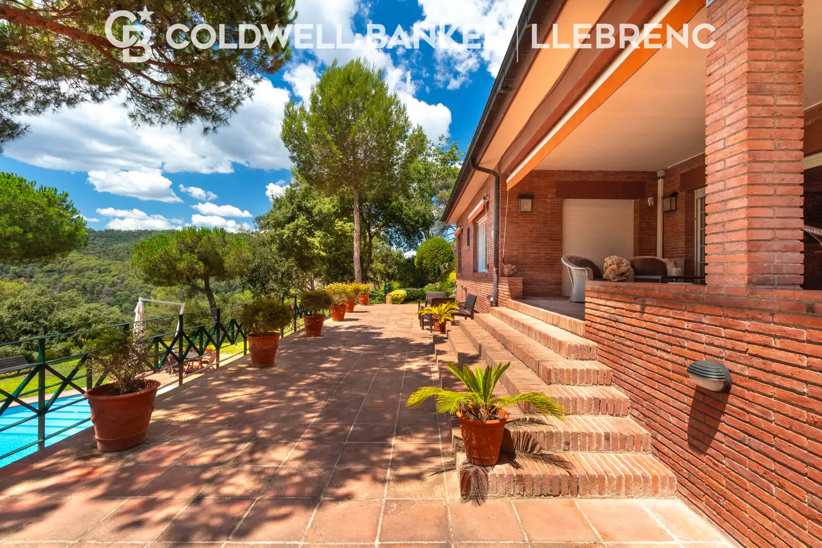 Vista exterior de Casa o chalet en venta en Barcelona con Calefacción, Jardín privado y Parquet