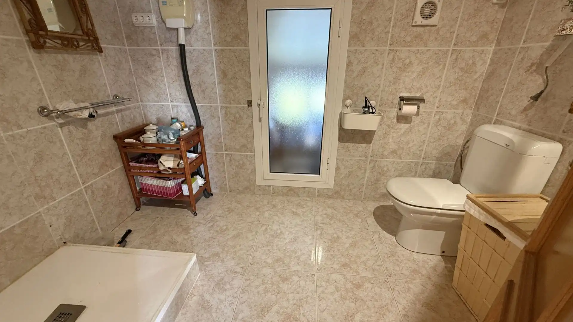 Bany de Finca rústica en venda en Alhaurín de la Torre amb Aire condicionat, Traster i Piscina
