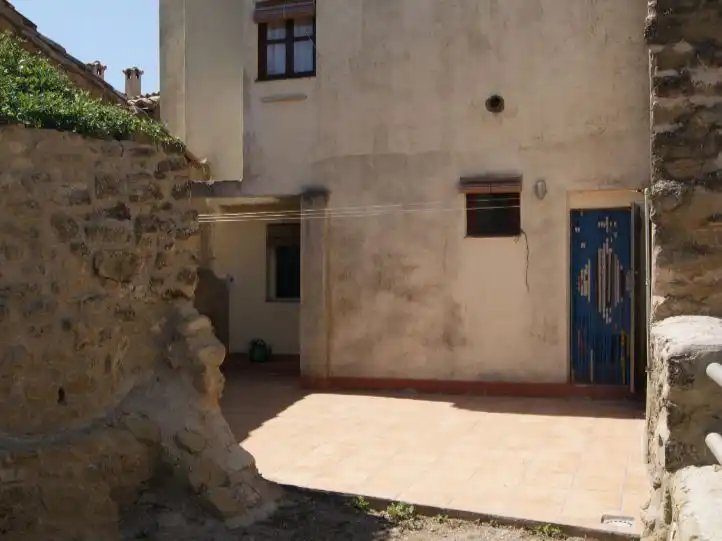 Vista exterior de Casa adosada en venda en Biel amb Aire condicionat, Terrassa i Balcó