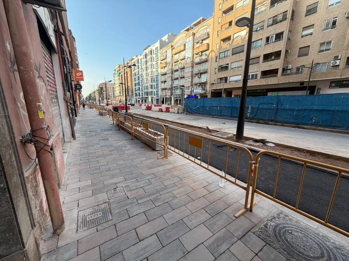 Exterior view of Flat for sale in Valencia  with Air Conditioner, Furnished and Balcony