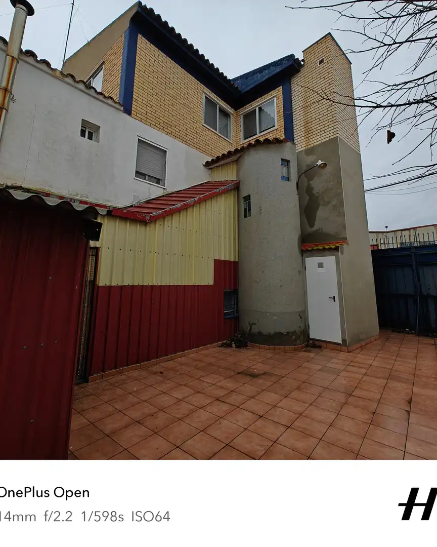Außenansicht von Gebäude zum Verkauf in Zaragoza