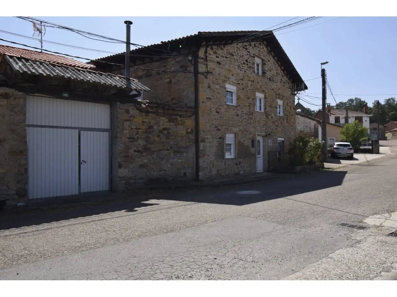 Vista exterior de Casa o xalet en venda en Boñar amb Calefacció
