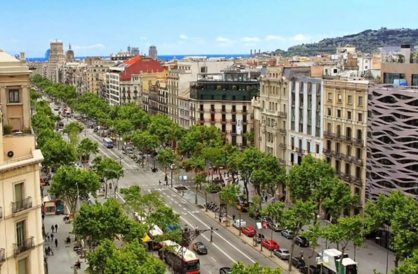 Vista exterior de Edifici en venda en Girona Capital