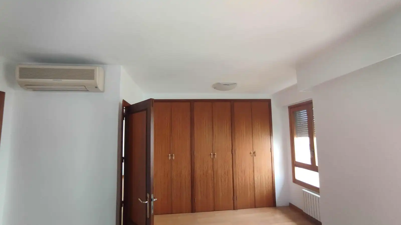 Habitación de Ático de alquiler en  Palma de Mallorca con Aire acondicionado, Terraza y Lavadora