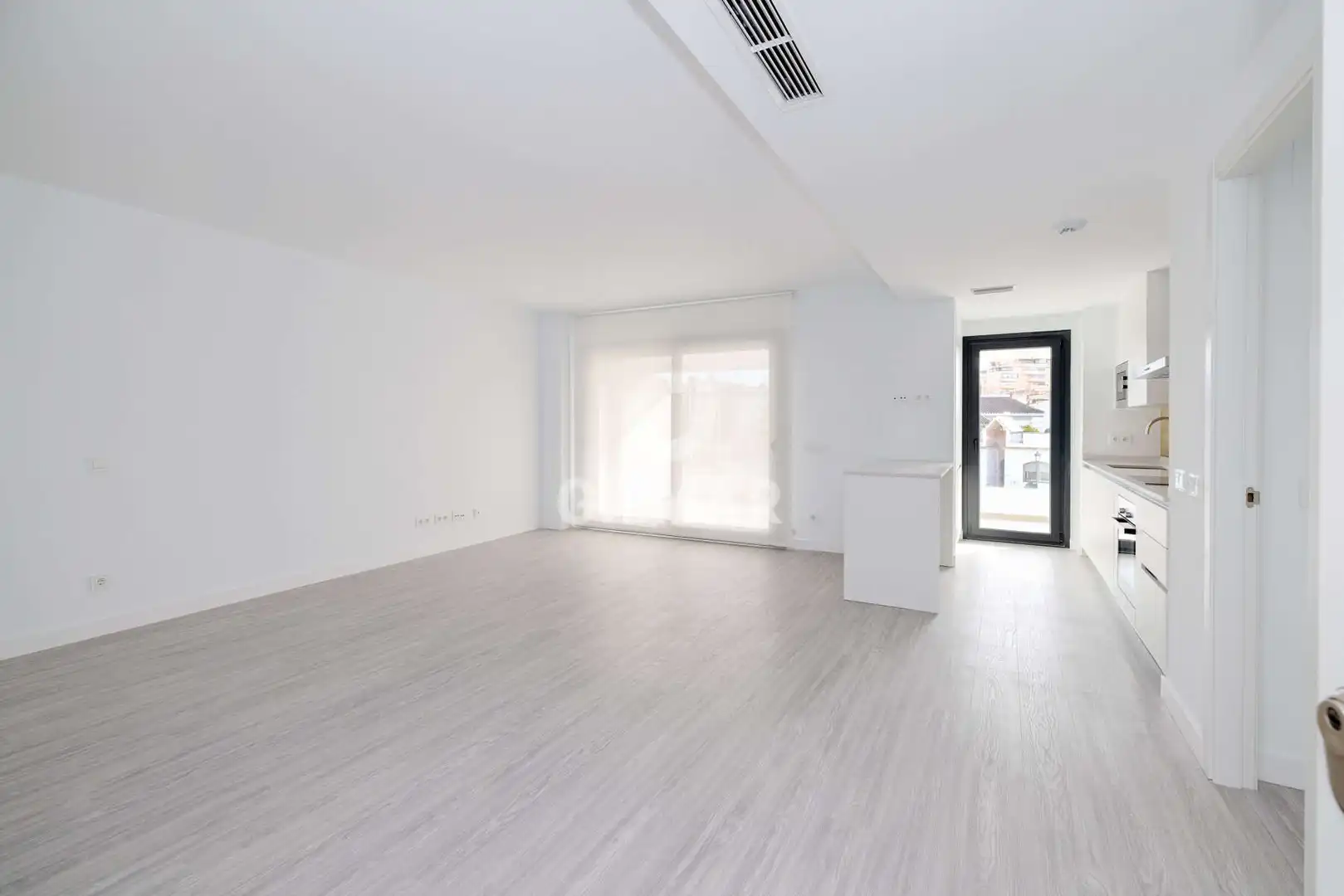 Sala d'estar de Apartament en venda en Estepona amb Calefacció, Traster i Piscina