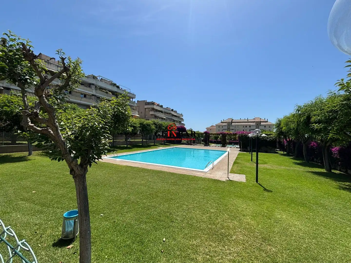 Piscina de Dúplex en venda en Sant Andreu de Llavaneres amb Calefacció, Jardí privat i Parquet